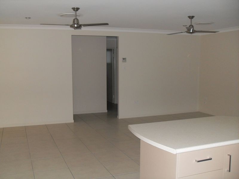 42 Cinnamon Drive, Glenella QLD 4740