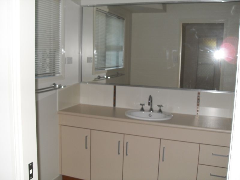 42 Cinnamon Drive, Glenella QLD 4740