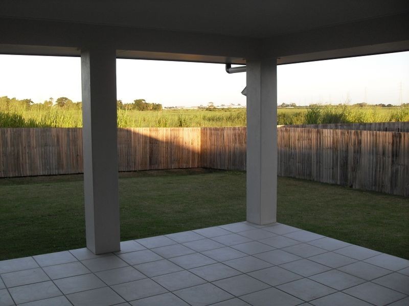 42 Cinnamon Drive, Glenella QLD 4740