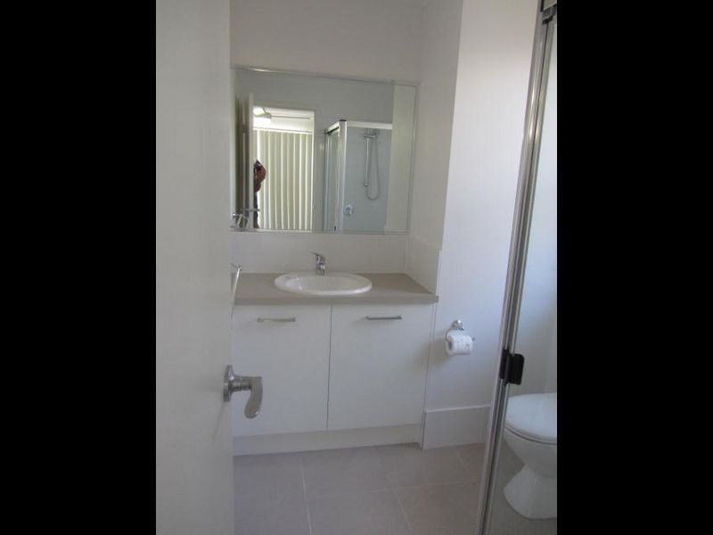 19 Elgans Parade, Rural View QLD 4740