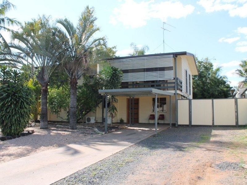 9 Wickham Street, Moranbah QLD 4744