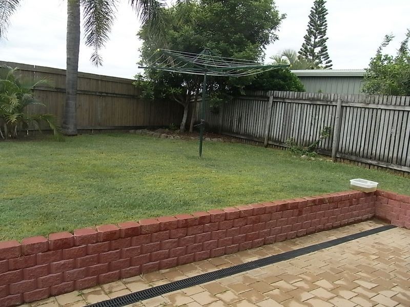 11 Kristy Crescent, Eimeo QLD 4740