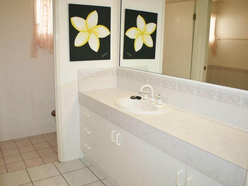 17 Broomdykes Drive, Beaconsfield QLD 4740