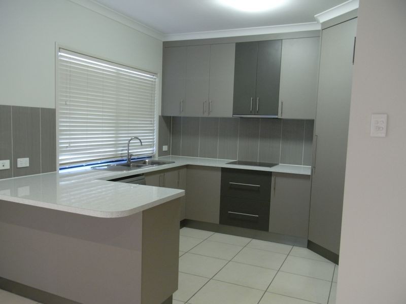 2/30 PRATT STREET, South Mackay QLD 4740