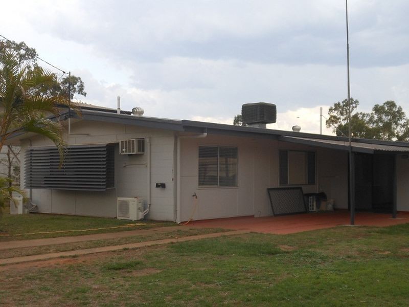 21 Archer Drive, Moranbah QLD 4744