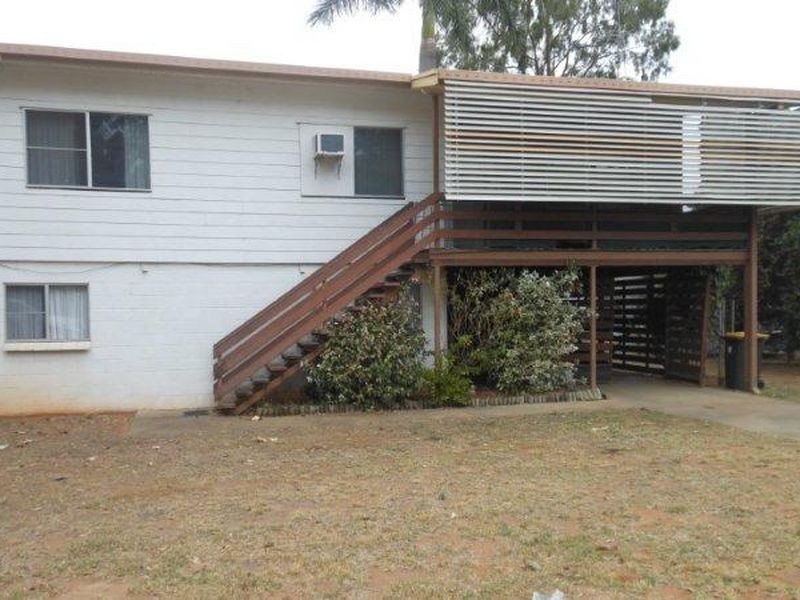 4 Clements street, Moranbah QLD 4744