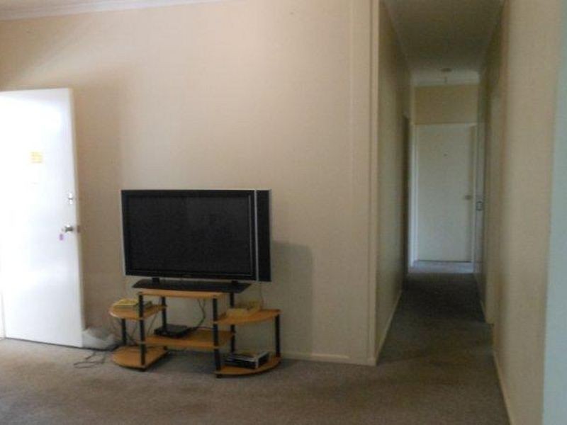 4 Clements street, Moranbah QLD 4744