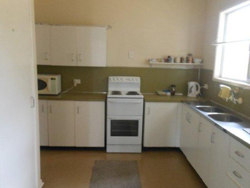 4 Clements street, Moranbah QLD 4744