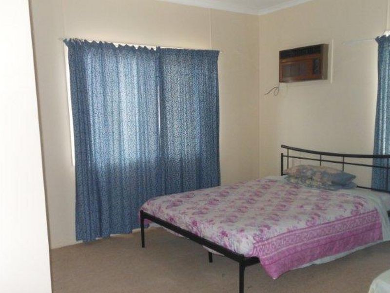 4 Clements street, Moranbah QLD 4744