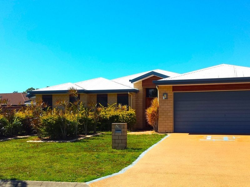 24 Cutfield Street, Glenella QLD 4740