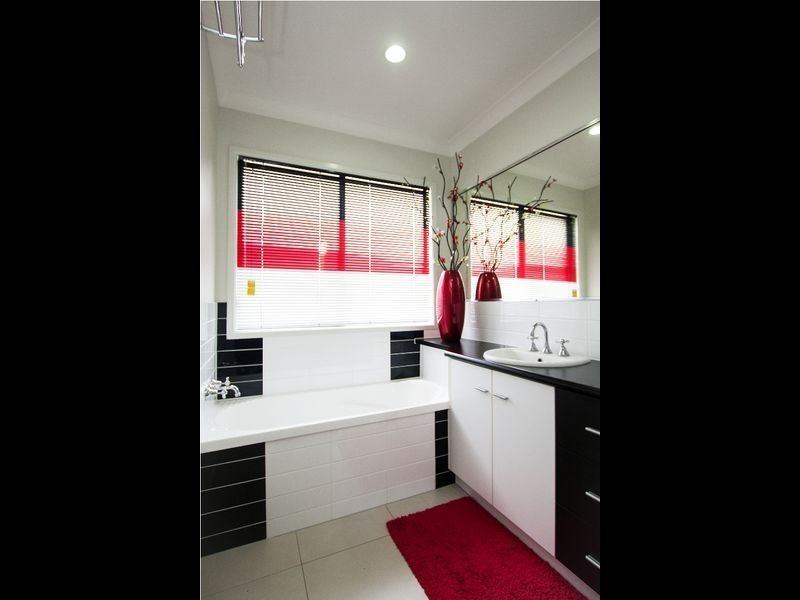 2 Rutland Place, Marian QLD 4753