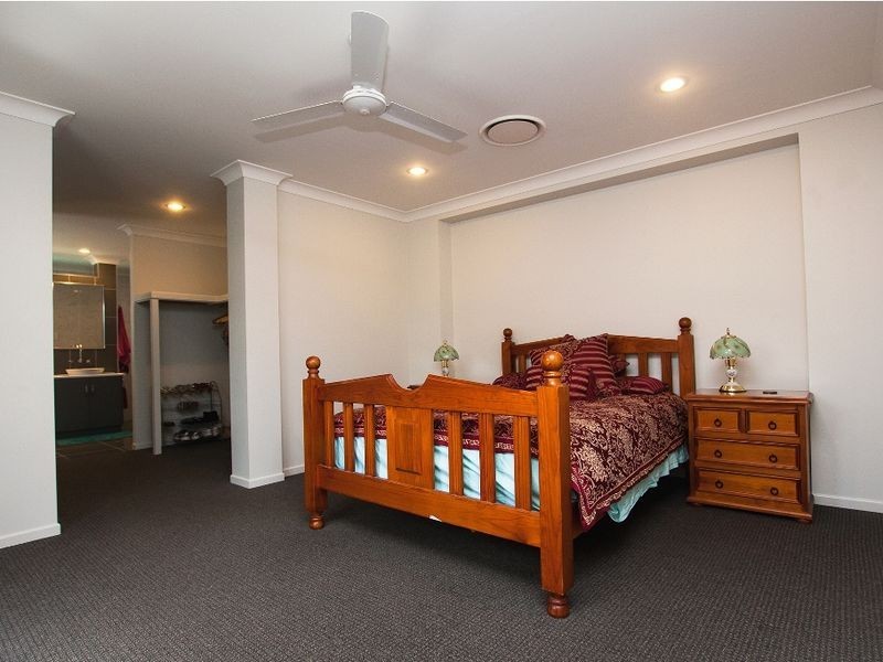 2 Rutland Place, Marian QLD 4753