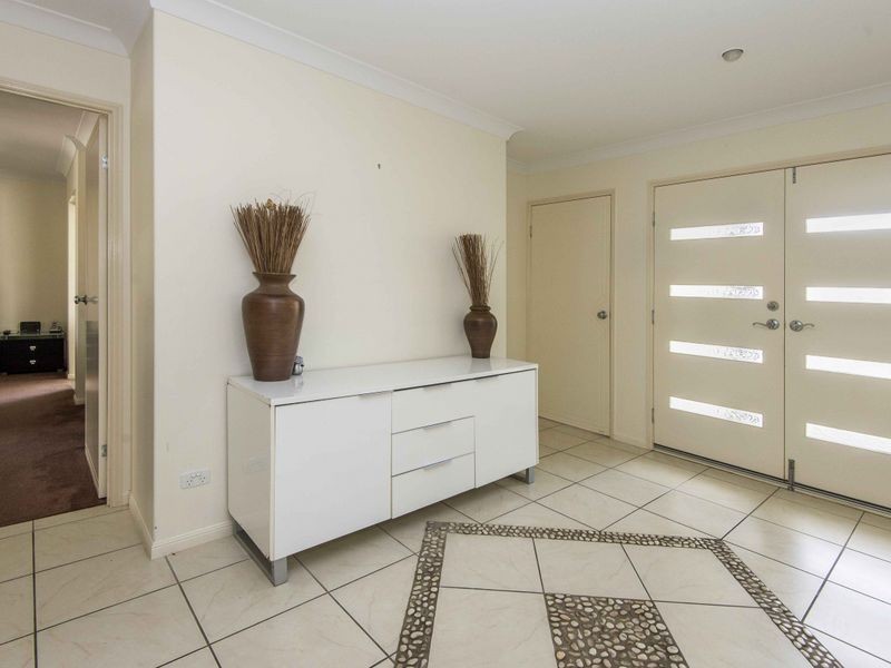 4 McLaren Court, Glenella QLD 4740