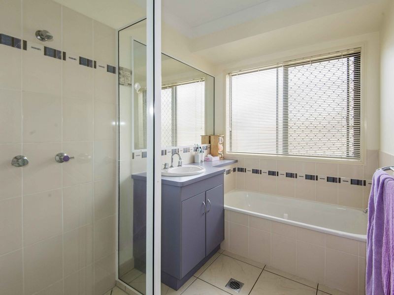 4 McLaren Court, Glenella QLD 4740