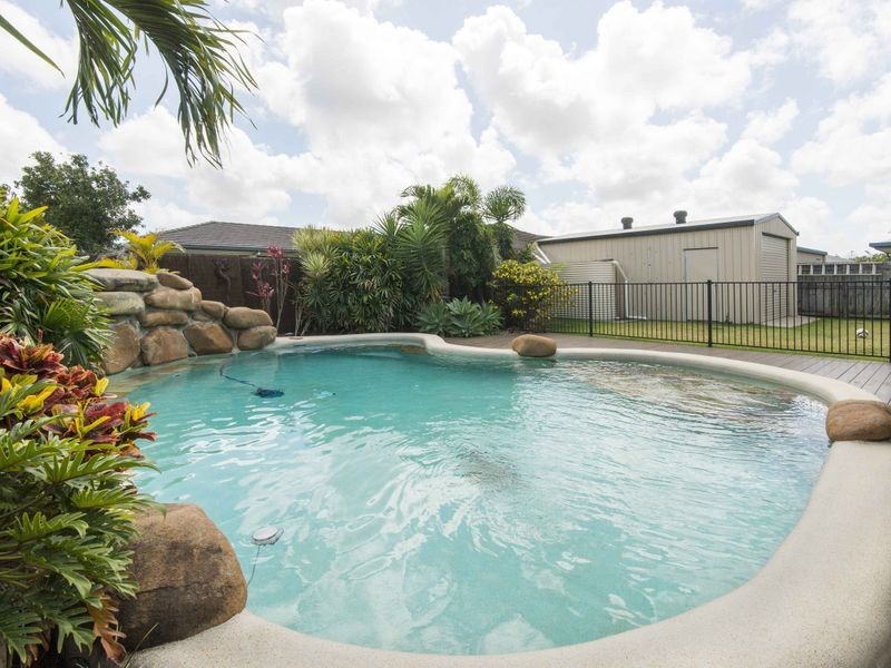 4 McLaren Court, Glenella QLD 4740