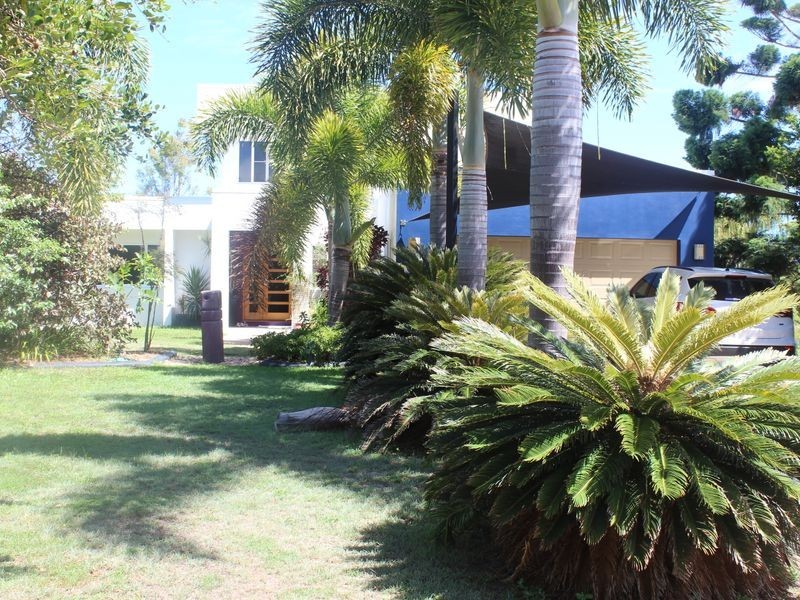 8 Portside Place, Shoal Point QLD 4750