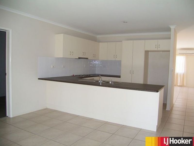 1/8 Freeman Street, Moranbah QLD 4744