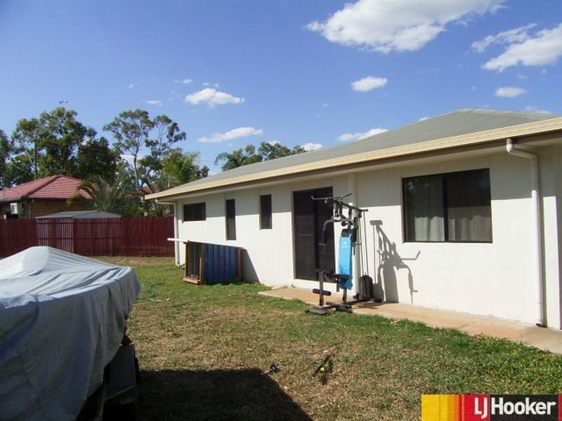 2/8 Freeman Street, Moranbah QLD 4744
