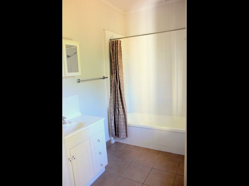 4 Smith Street, West Mackay QLD 4740