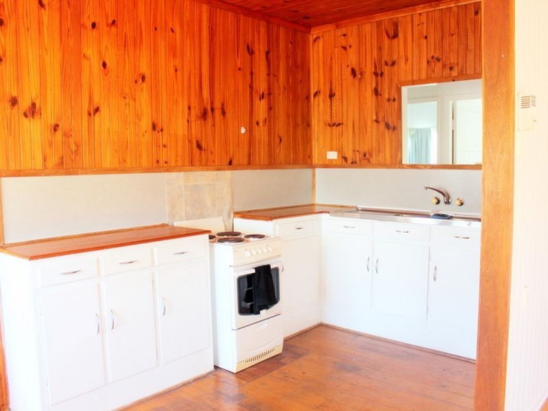 4 Smith Street, West Mackay QLD 4740