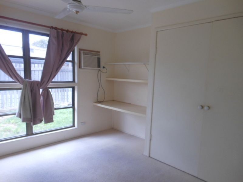 8 Barraclough Crescent, Moranbah QLD 4744