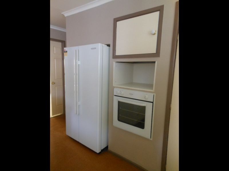 8 Barraclough Crescent, Moranbah QLD 4744