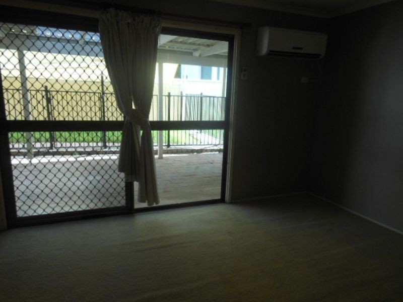 8 Barraclough Crescent, Moranbah QLD 4744