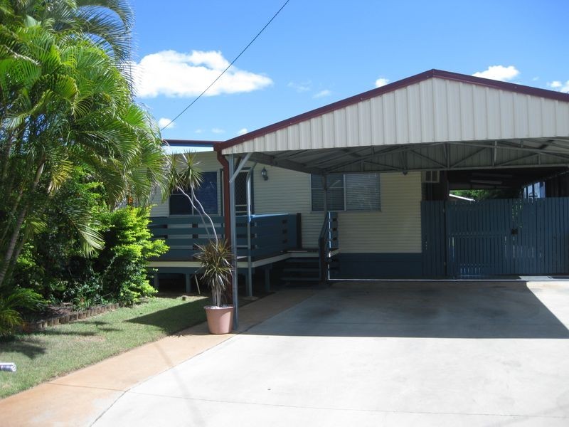 11 Rolfe Street, Moranbah QLD 4744