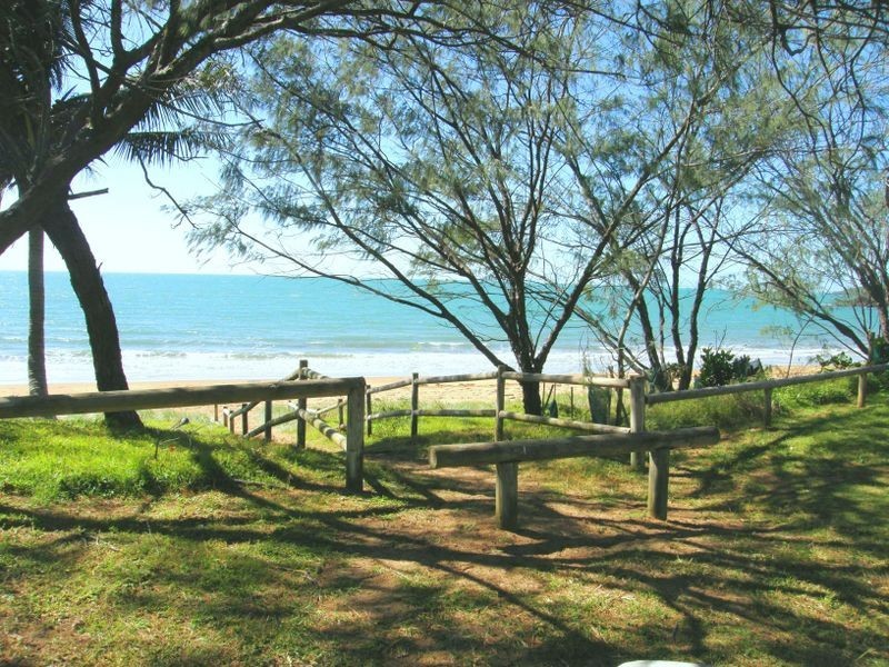 5 Owen Jenkins Drive, Sarina Beach QLD 4737