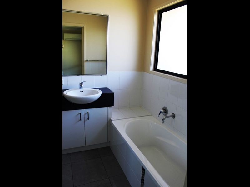 1/7 Maranark Avenue, Glenella QLD 4740