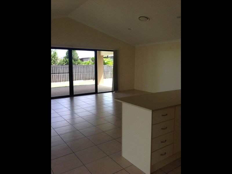 14 Ulladulla Street, Blacks Beach QLD 4740