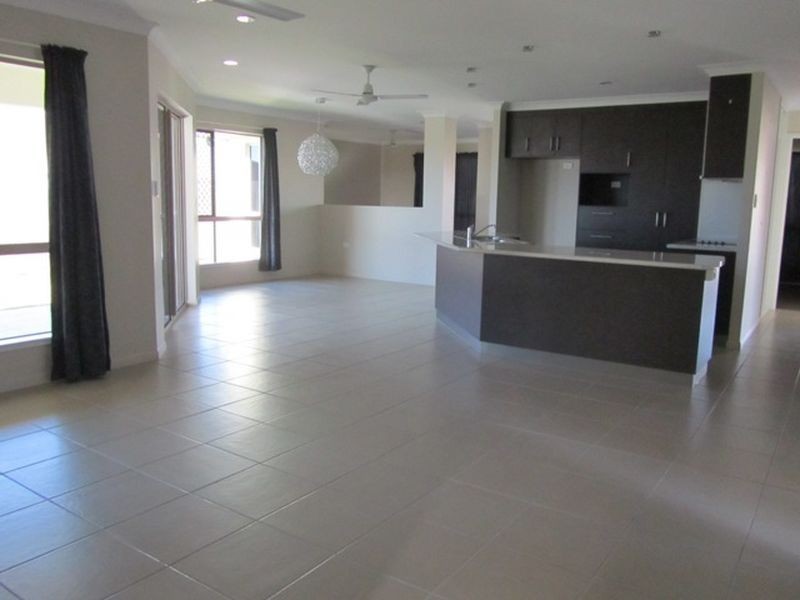 45 Hinze Circuit, Rural View QLD 4740