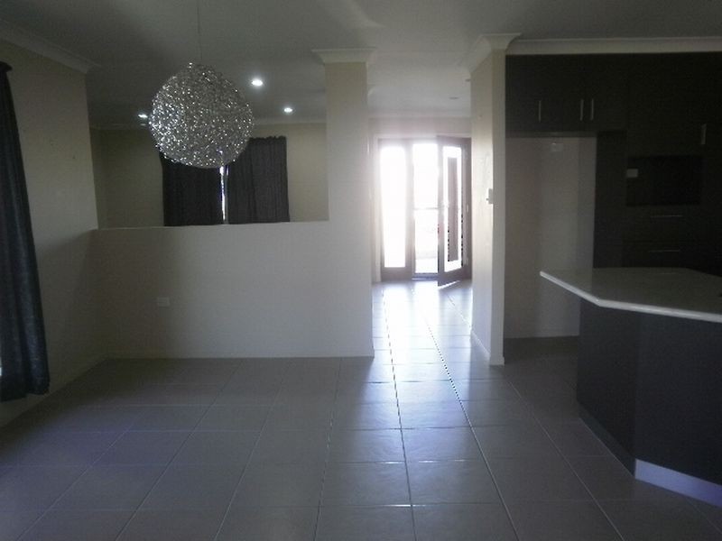 45 Hinze Circuit, Rural View QLD 4740