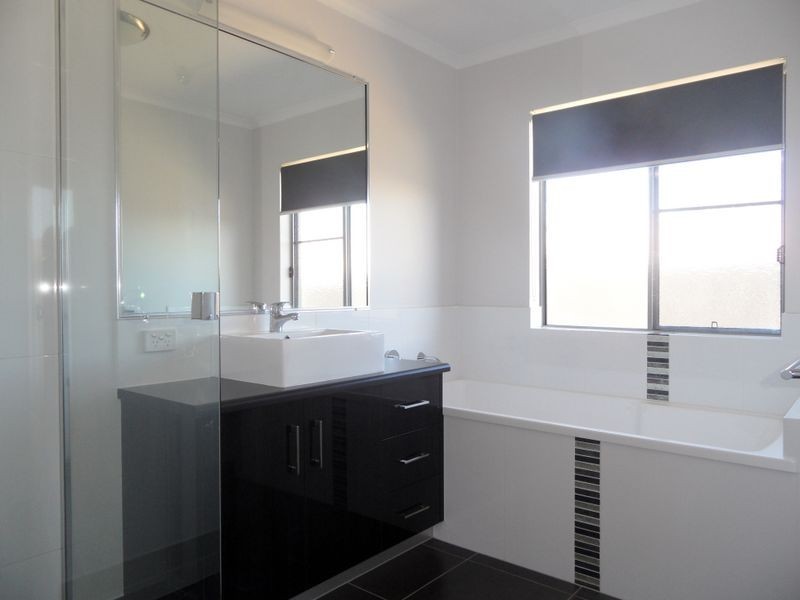 8 Huron Crescent, Andergrove QLD 4740