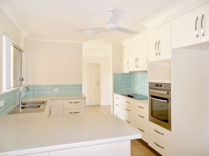 7 Freeman Avenue, Slade Point QLD 4740