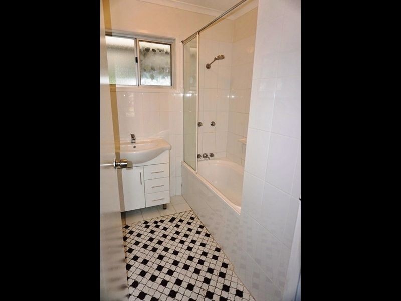 24 Peatey Street, Andergrove QLD 4740