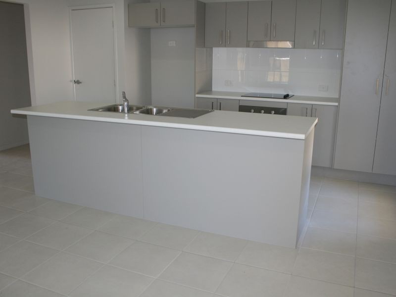 2E MANSFIELD DRIVE, Beaconsfield QLD 4740