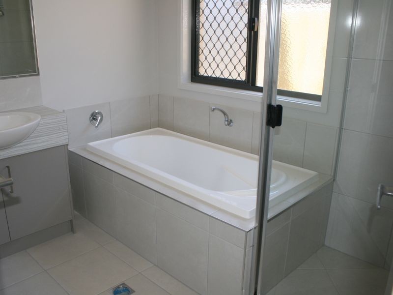 2E MANSFIELD DRIVE, Beaconsfield QLD 4740