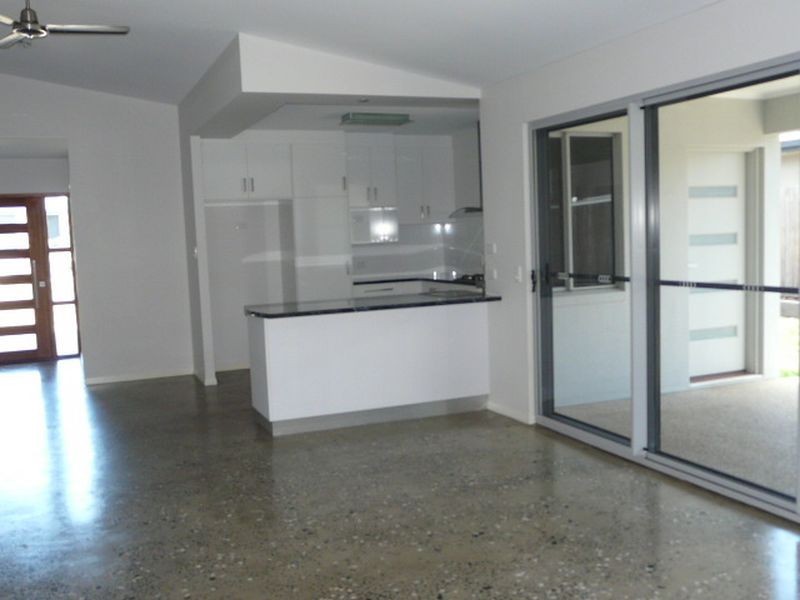 12 Shanks street, Bucasia QLD 4750