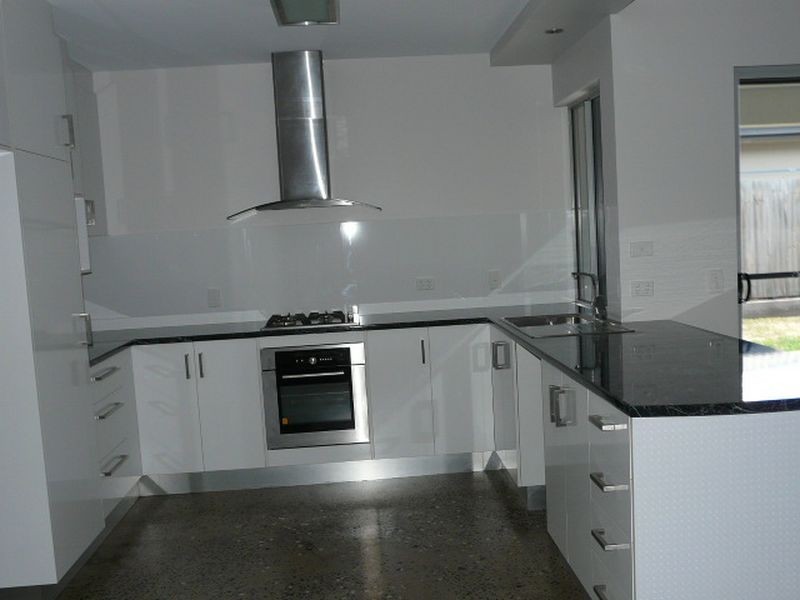 12 Shanks street, Bucasia QLD 4750