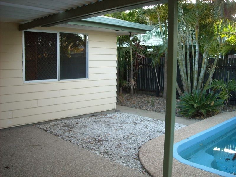 17 Nicklin Drive, Beaconsfield QLD 4740