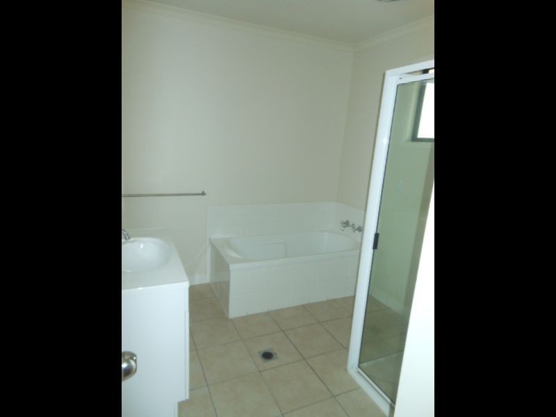 10/63 Grosvenor Drive, Moranbah QLD 4744