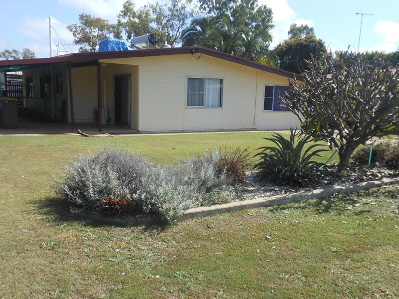 4 Munro street, Moranbah QLD 4744