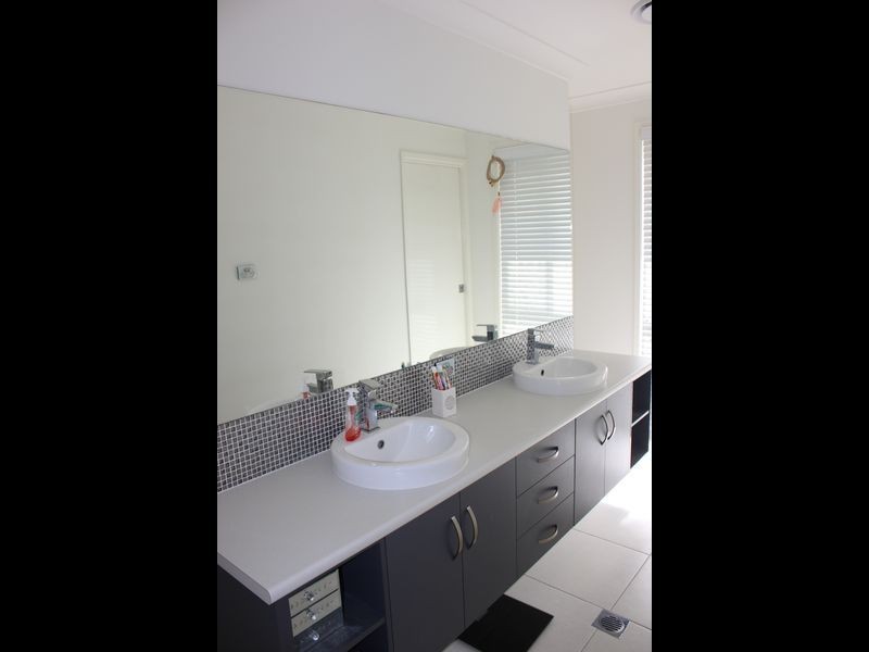 1 Yatay St, Plantation Palms, Rural View QLD 4740