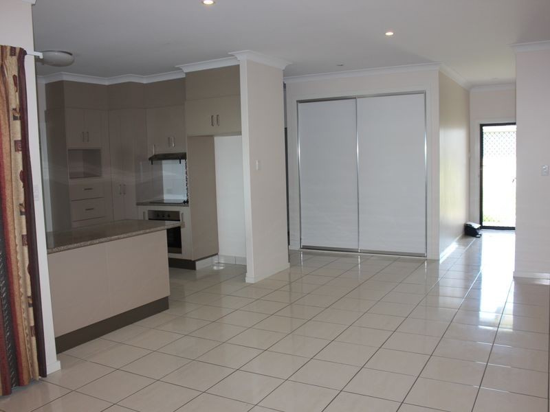 10 Shanks street, Bucasia QLD 4750