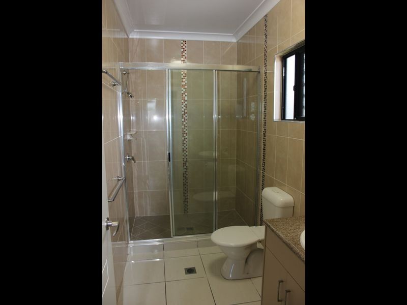 10 Shanks street, Bucasia QLD 4750