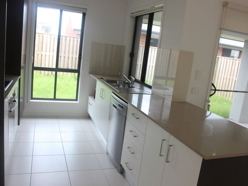 87 Scarborough Circuit, Blacks Beach QLD 4740