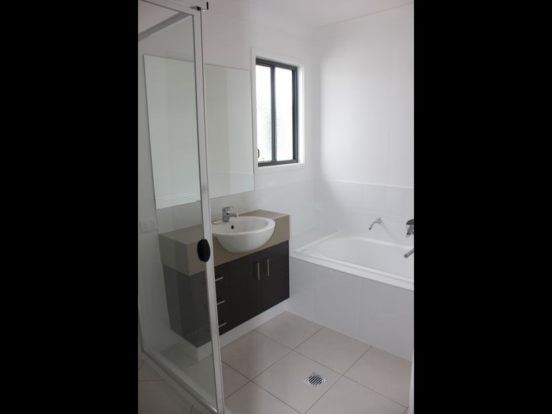 87 Scarborough Circuit, Blacks Beach QLD 4740
