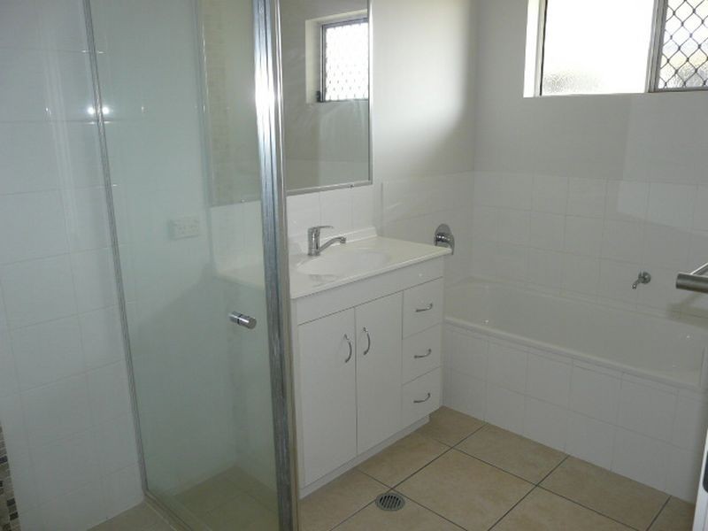 4 Helmsman Drive Royal Sands Est, Shoal Point QLD 4750