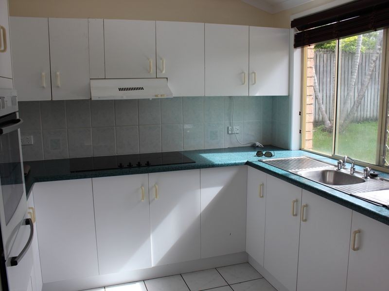 4 John Oxley Avenue, Rural View QLD 4740